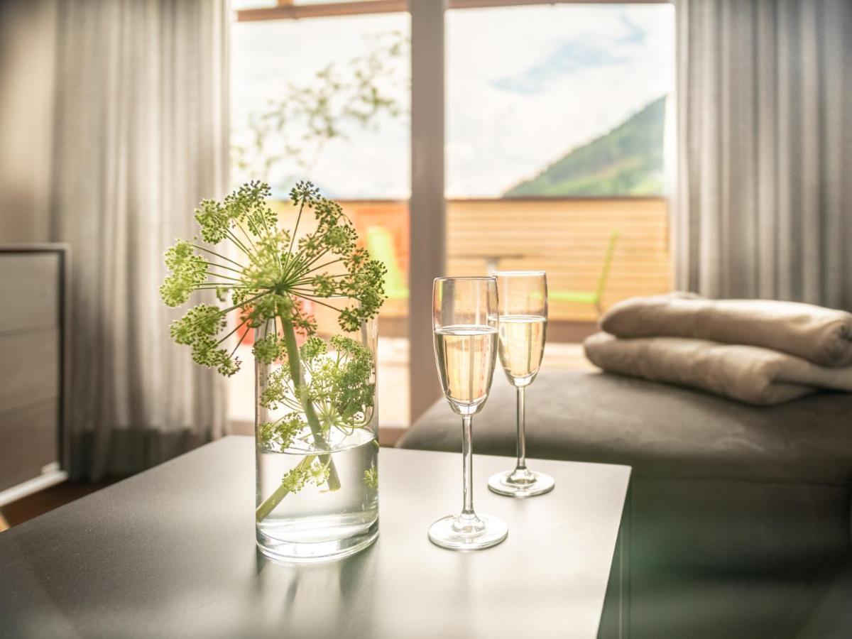 Der Sonnberg Alpinlodges - Apartments Mit Seeblick, Privater Sauna Und Self Check-In Цел ам Зее Екстериор снимка