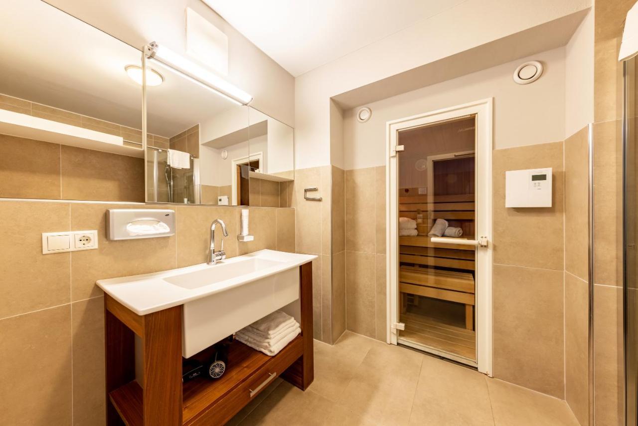 Der Sonnberg Alpinlodges - Apartments Mit Seeblick, Privater Sauna Und Self Check-In Цел ам Зее Екстериор снимка